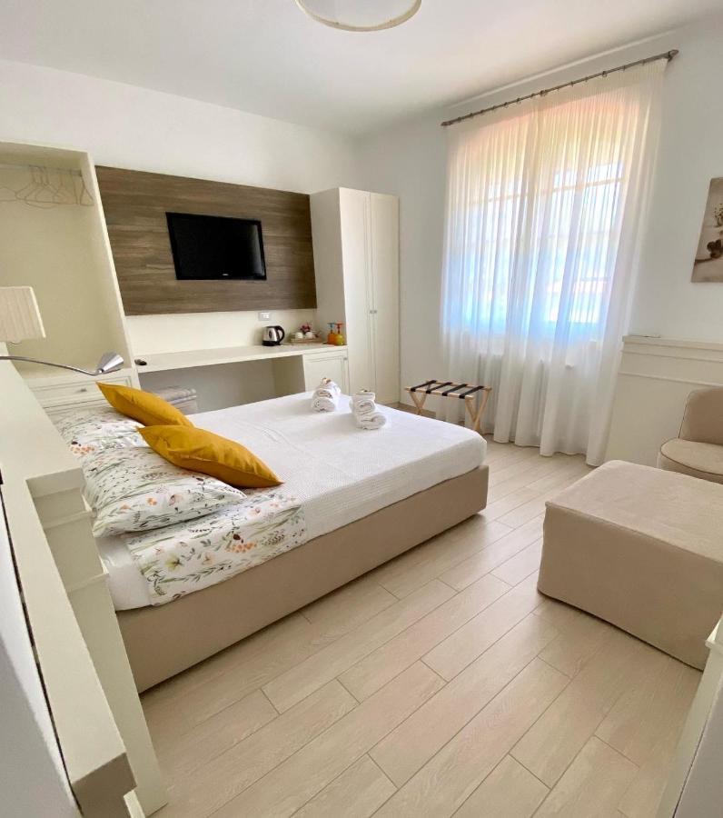 Bellaisa Bed & Breakfast Camaiore Exteriör bild
